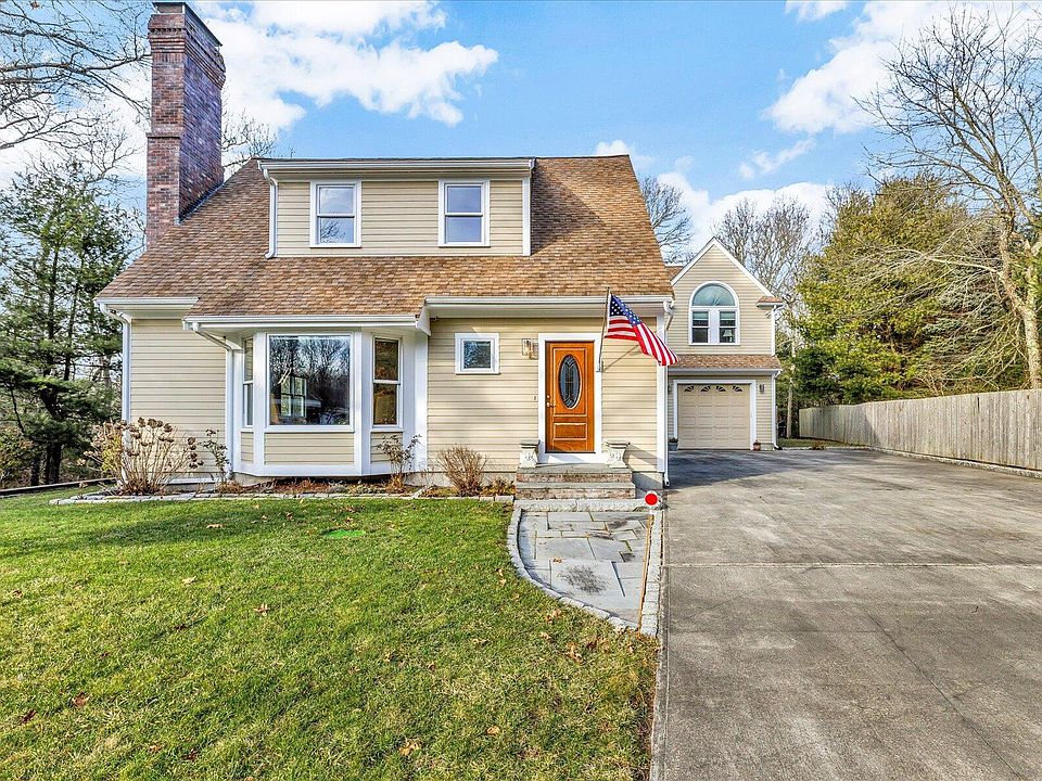 1st image of 10 Rockledge Drive