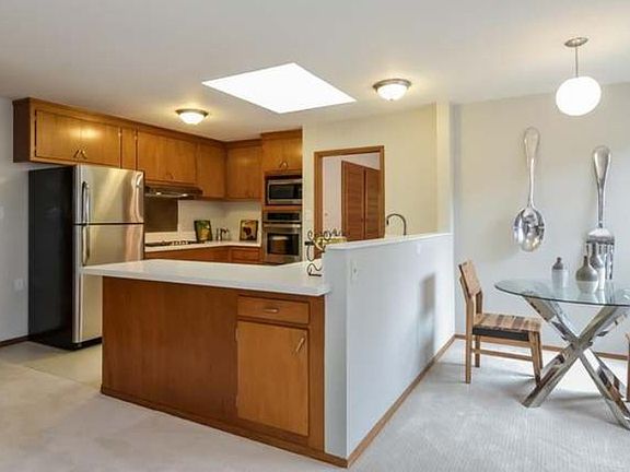 4th image of 4067 Harding Way