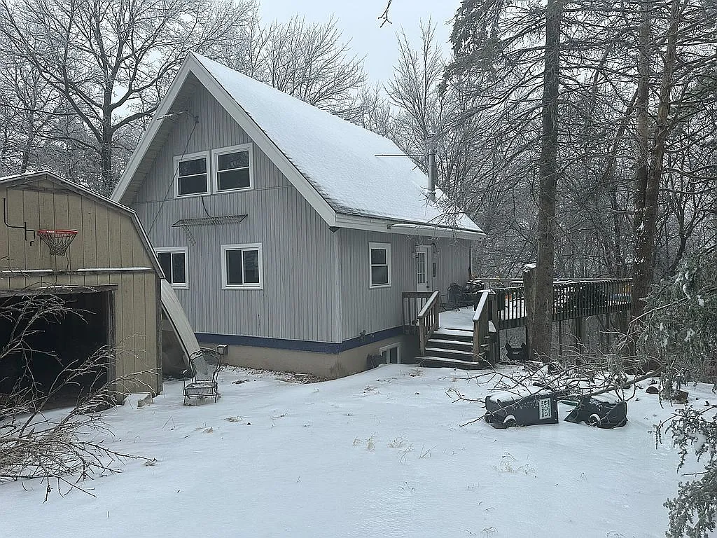 126 Cedar Dr photo 1