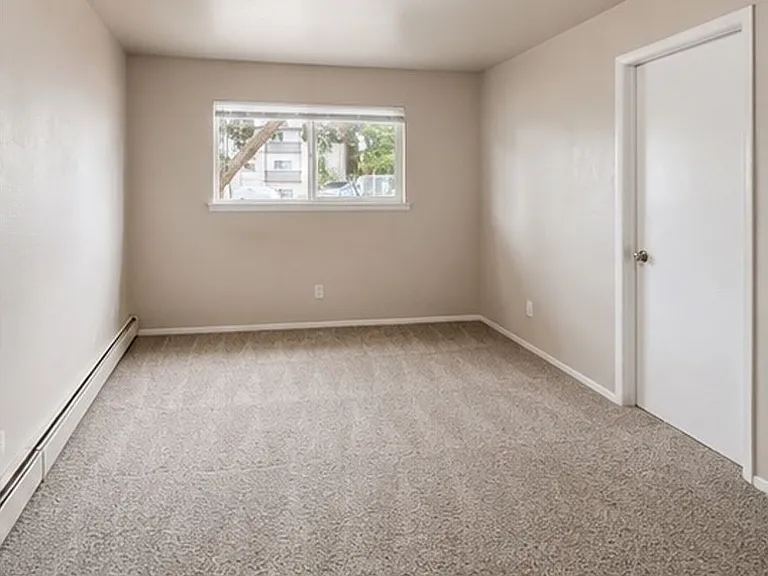 1660 Moore Ave. — Photo 8