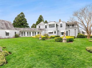 585 Captains Neck Ln, Southampton, NY 11968