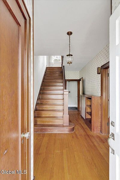 5th image of 213 Euclid Avenue