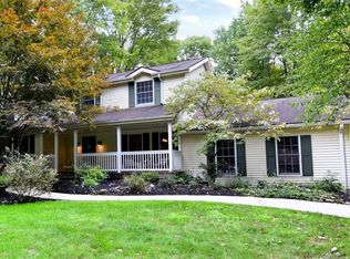 8275 Pebble Creek Ct, Chagrin Falls, OH 44023
