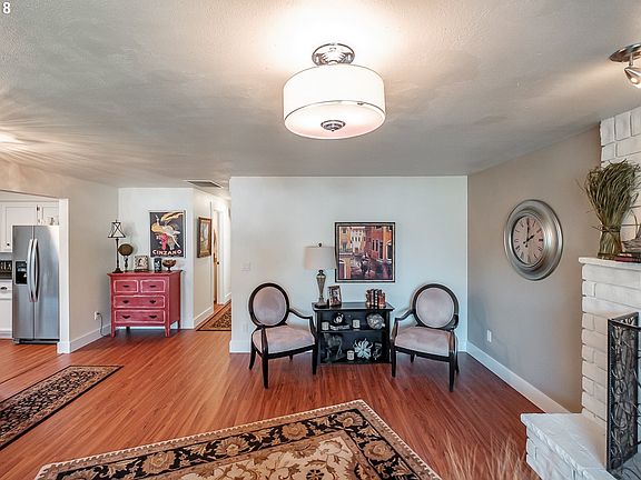 5th image of 885 Sand Piper Ct NE