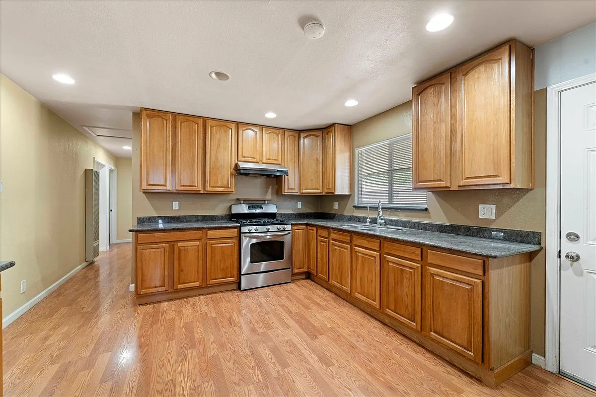 2 bed, 1118 sqft, $3,500 — Photo 4