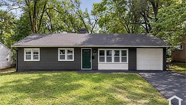 3 bed, 912 sqft, $1,700 — Photo 1