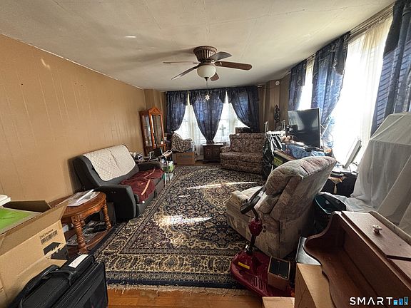 4th image of 678 Wauregan Road