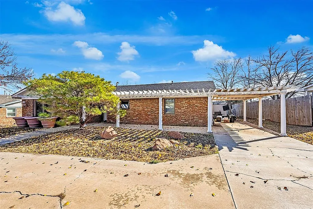 Building Photo - 109 Sunny Ln