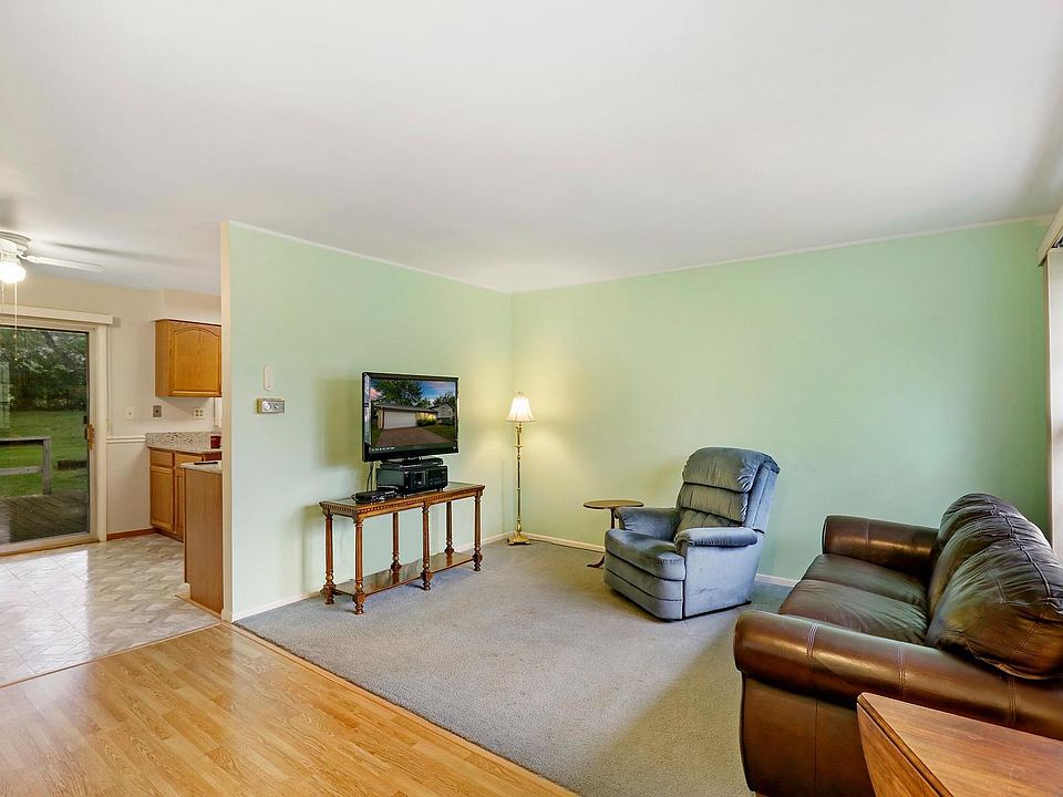 215 Red Bridge Rd, Lake Zurich, IL 60047 Zillow