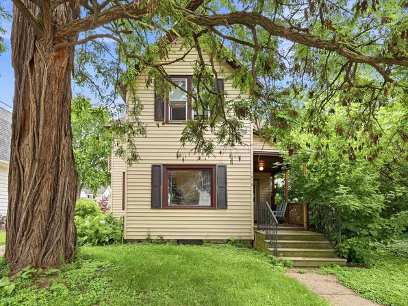 1010 N Division St, Appleton, WI 54911