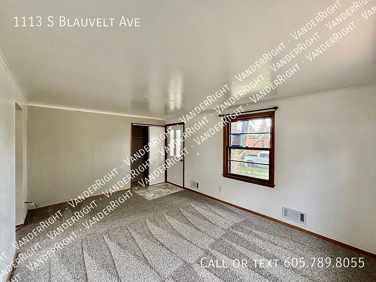 1113 S Blauvelt Ave — Photo 17