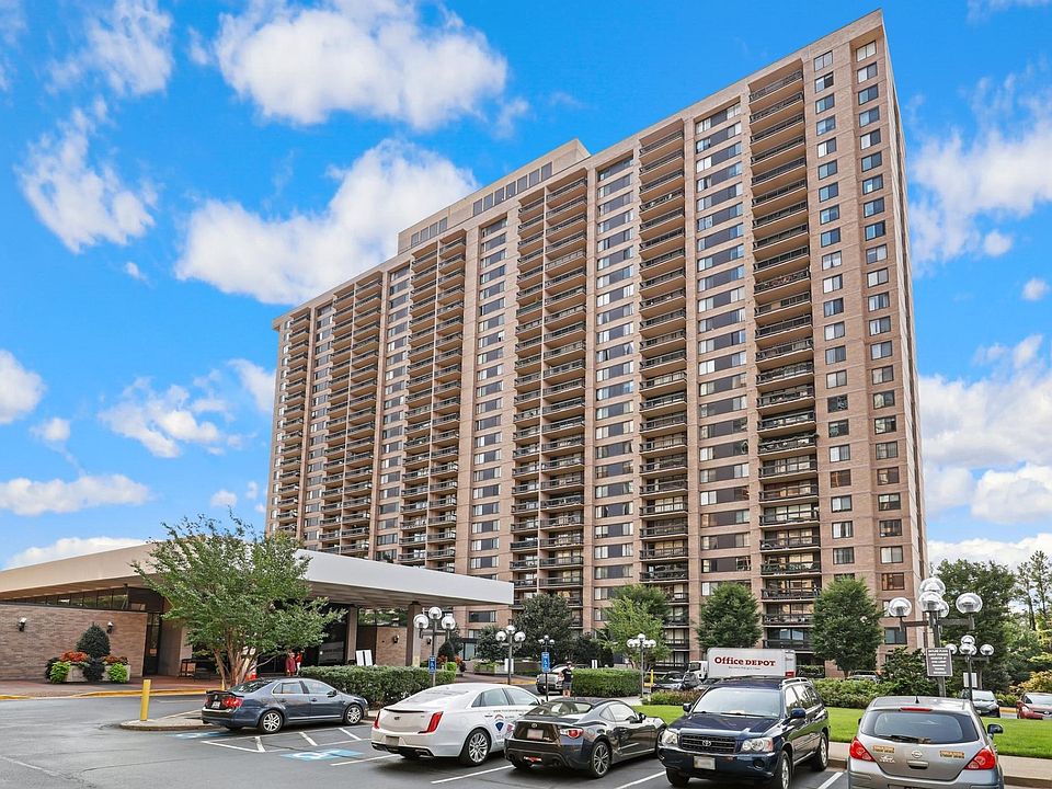 1st image of 3705 S George Mason Dr APT 706S