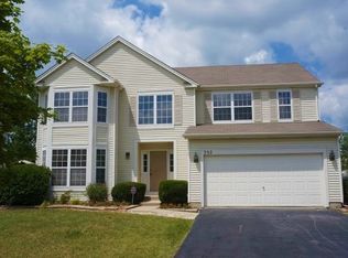 332 W Winding Trail Cir, Round Lake, IL 60073