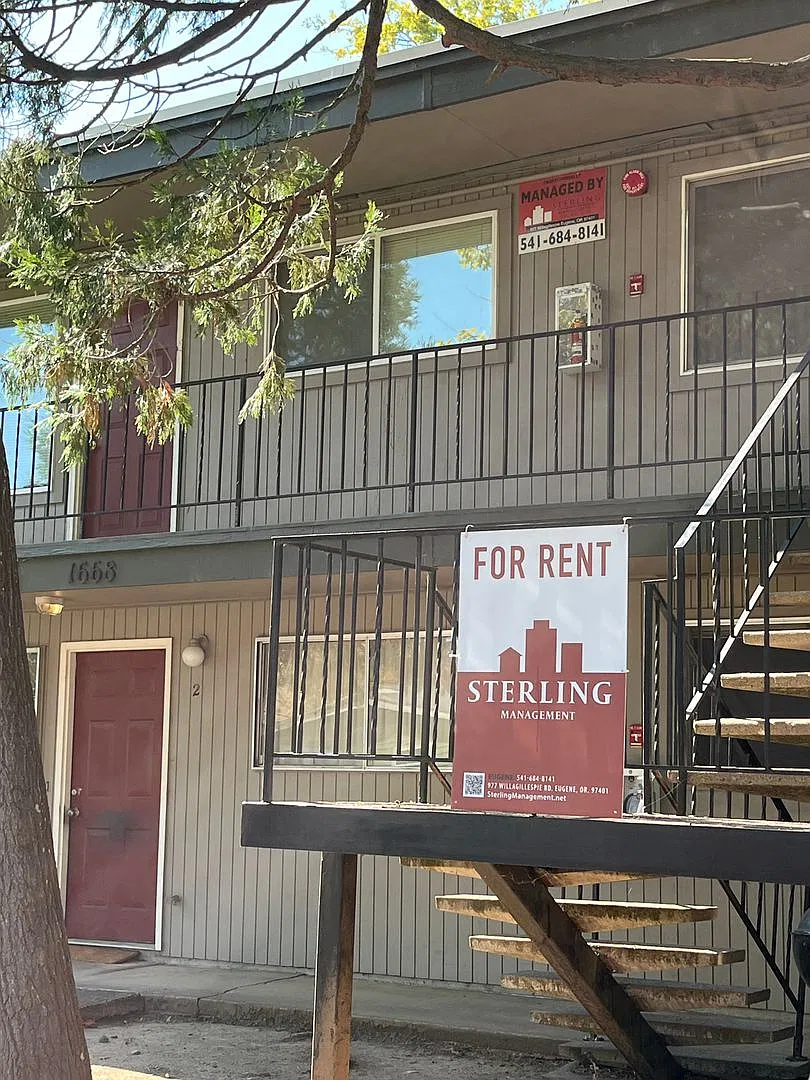 (CAM 8) ~ Spacious 1-bedroom Unit near Campus — Photo 1