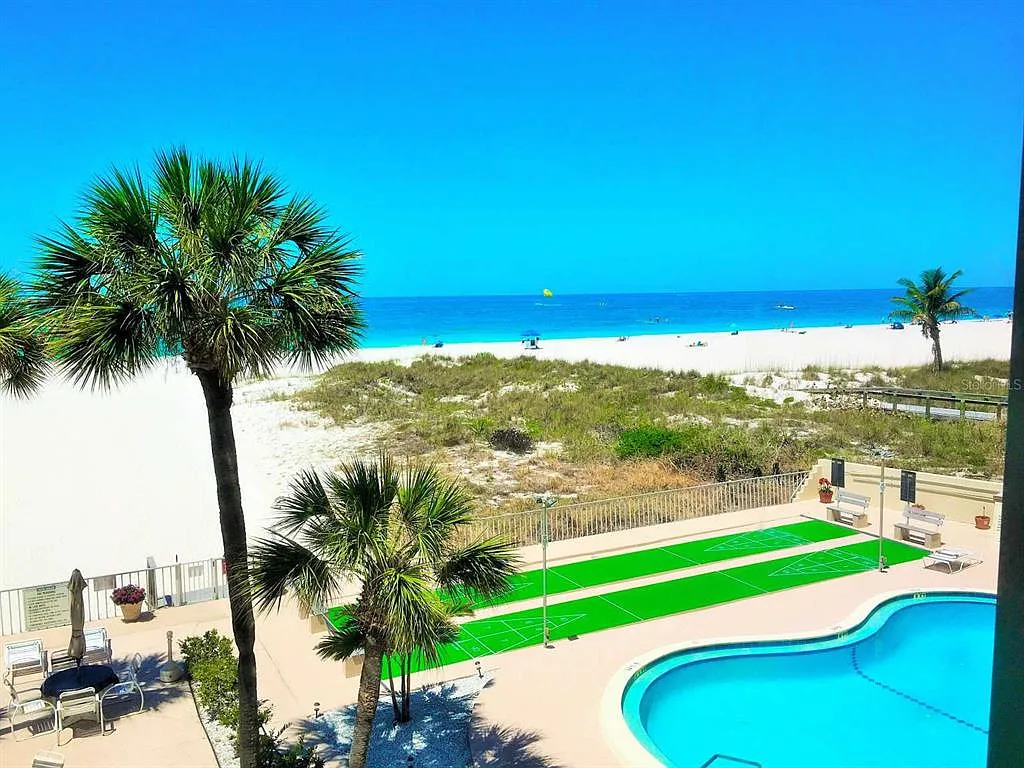 2 bed, 2.0 bath, 1420 sqft, $3,700 — Photo 3