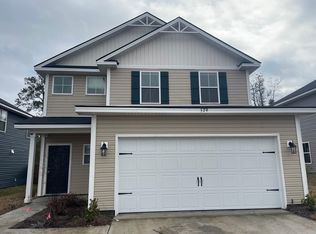 579 Fairview Cir, Hinesville, GA 31313