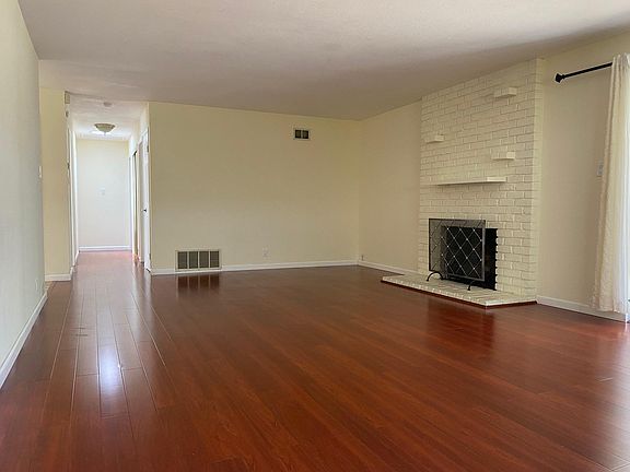 Living/dining room combo