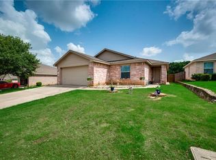 8048 Brook Ridge Dr, Fort Worth, TX 76120