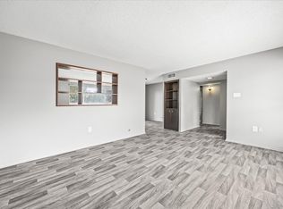 976 Baker Ave, Seguin, TX 78155