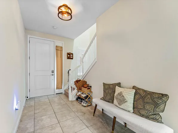 16280 Oakview Dr, Loxahatchee, FL 33470