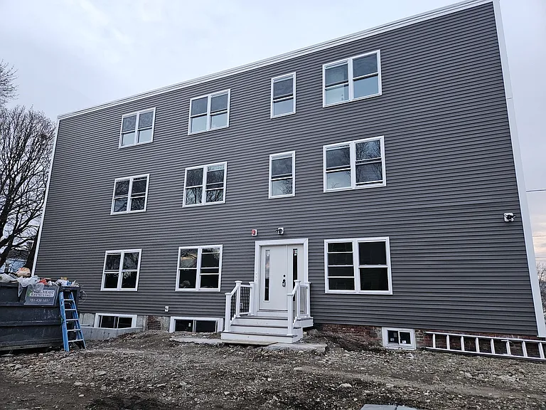 32 Irving St #1 — Photo 1