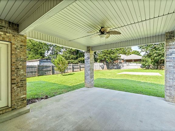 3rd image of 1107 Rosebrook Dr