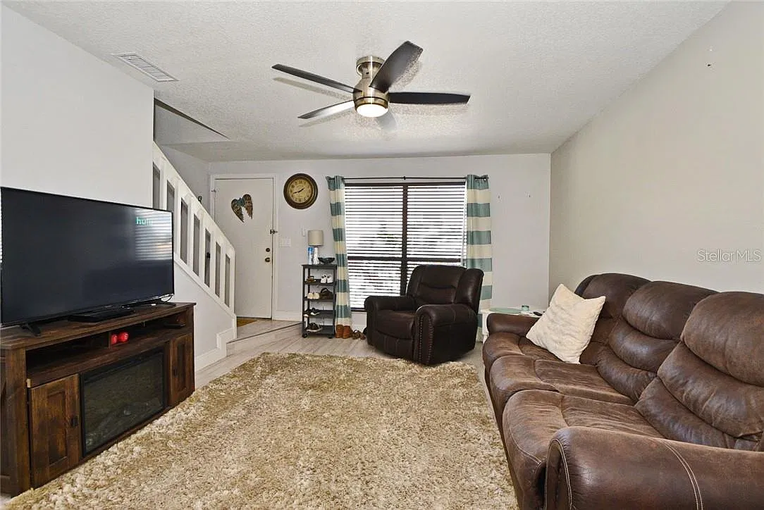2 bed, 2.5 bath, 1156 sqft, $1,800 — Photo 4