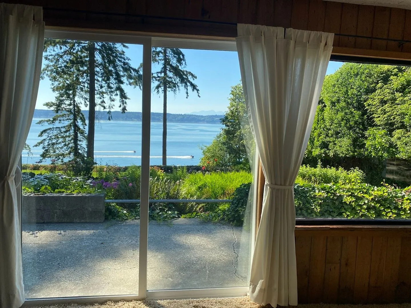 Waterfront Cottage in Gig Harbor — Photo 4