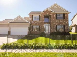 3601 Matthew Dr, Bloomington, IL 61704