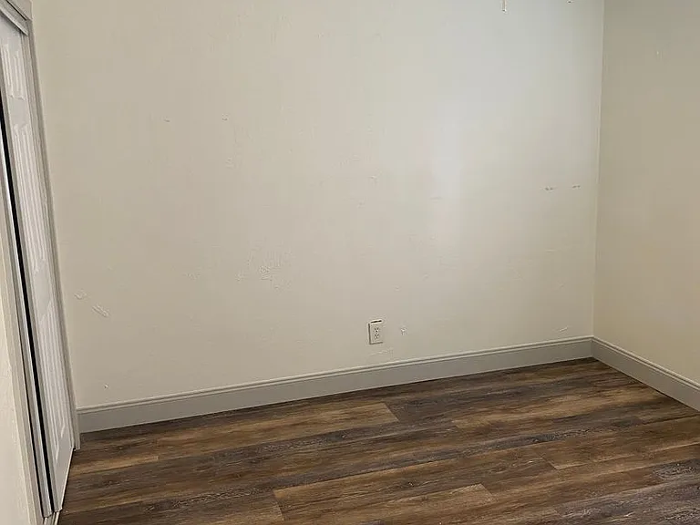 3160 E Riverside Dr — Photo 11