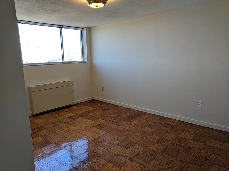 101 Monmouth St #902 — Photo 7