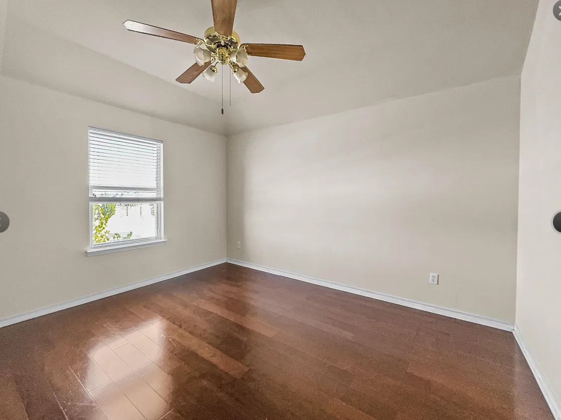 5 bed, 3.5 bath, 3068 sqft, $3,100 — Photo 2
