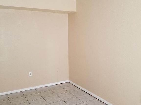 5th image of 114 Lori Anne Ln