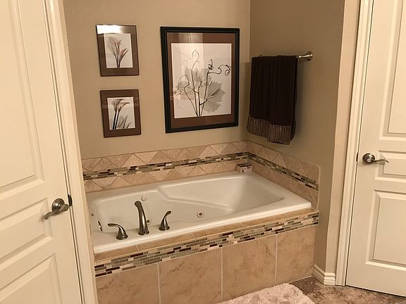 5th image of 4933 Durham Cir
