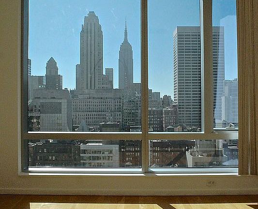5th image of 18 W 48th St APT 27D