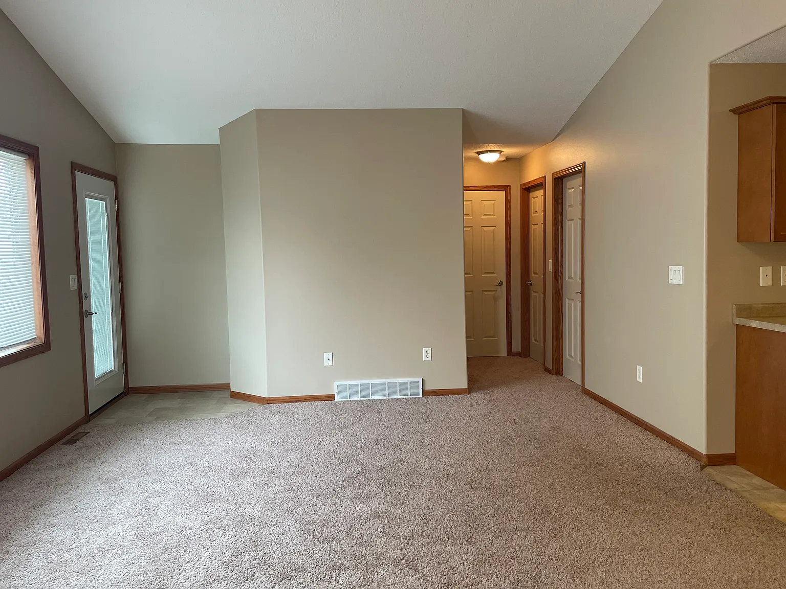 4 bedroom/ 3 bath South Moorhead — Photo 3