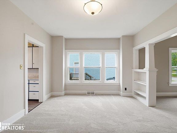5th image of 619 Polk St