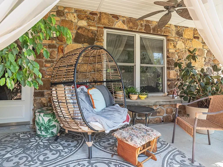 1106 W Countryside Ln — Photo 4