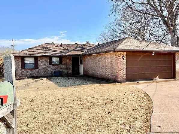 1812 Yale Ave, Ponca City, OK 74604