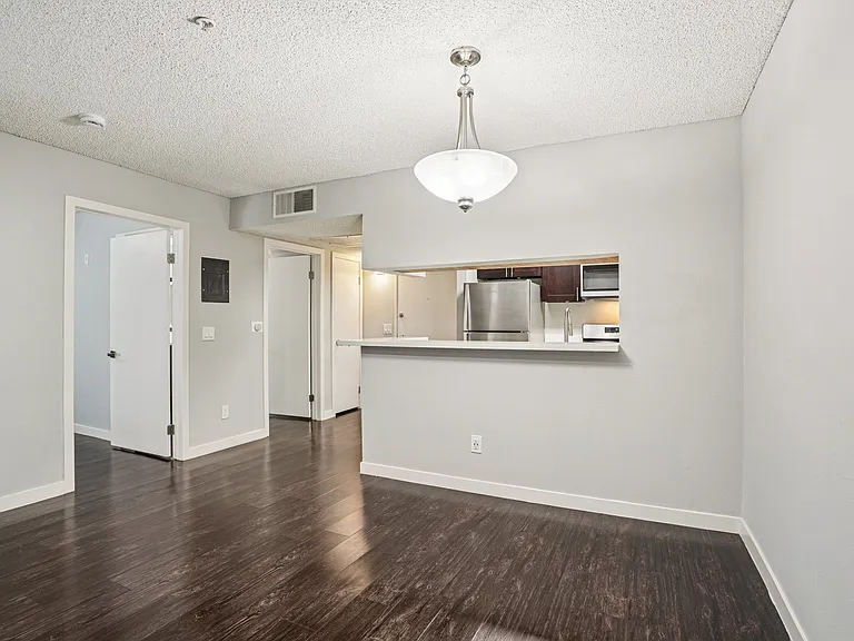 Windfaire Apartments — Photo 38