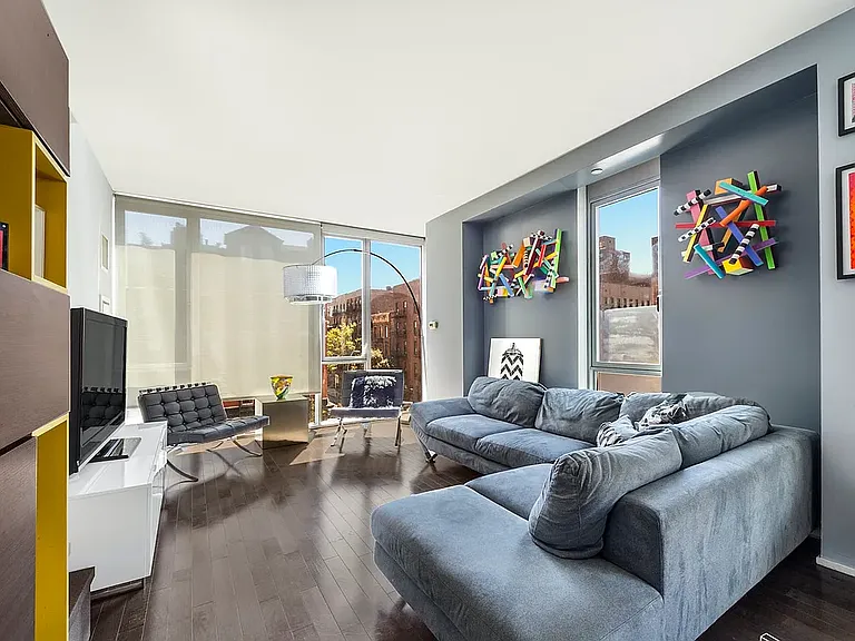 110 3rd Ave #4D — Photo 1