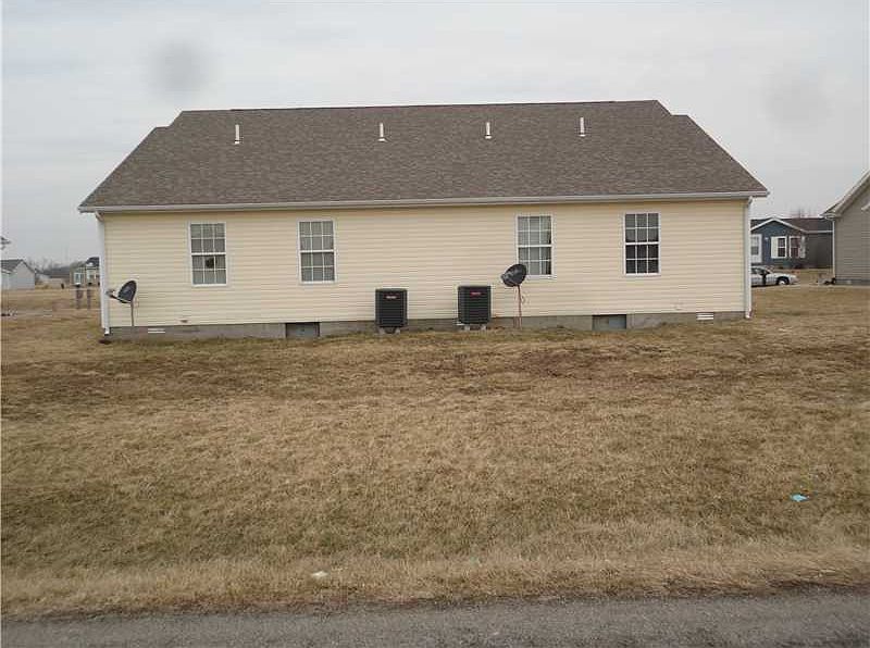 2nd image of 1635 W Kole Dr