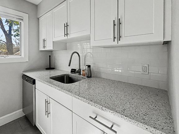 4th image of 114 Walnut Ave #5