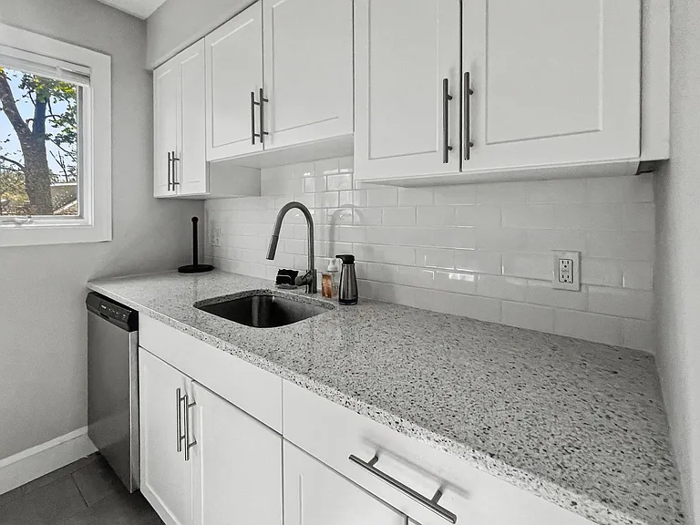 114 Walnut Ave — Photo 4
