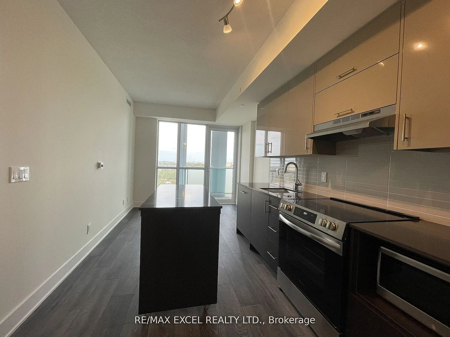 1 bed, $1,900 — Photo 3