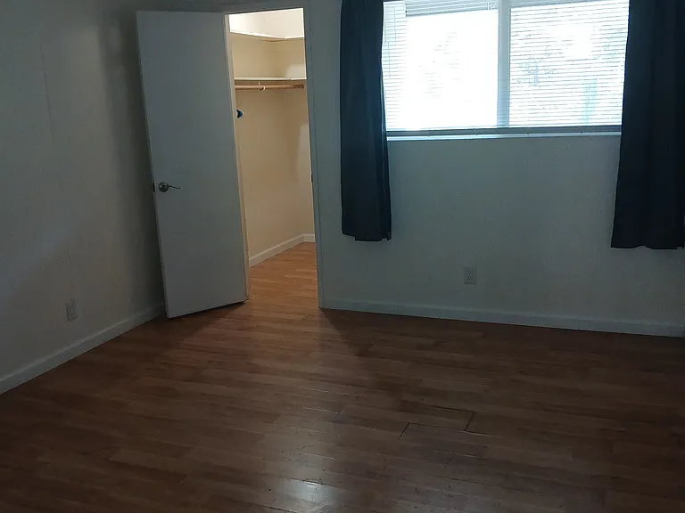 3330 Harbor Cir #F — Photo 5
