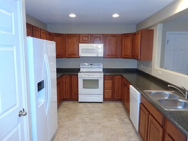2426 E 110th Pl — Photo 2