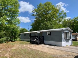 8 Gerard St, Sanford, ME 04073