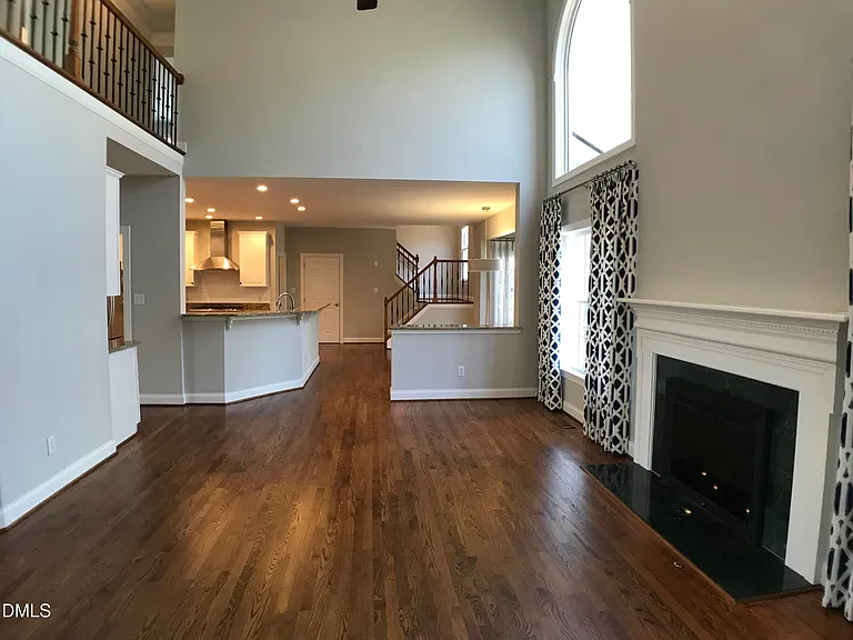 606 Preston Village Way — Photo 4