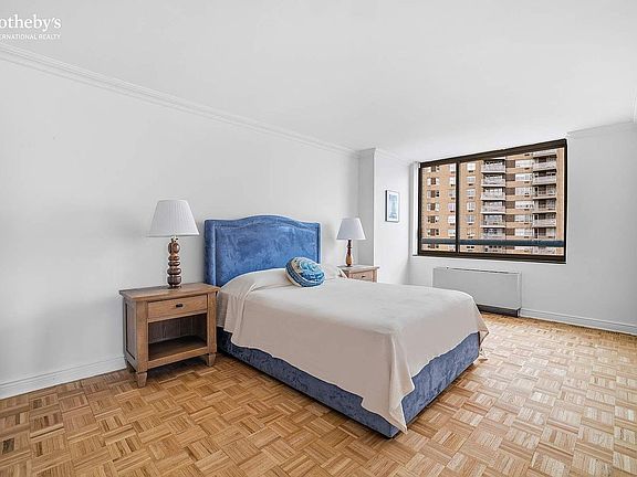 5th image of 171 E 84th St APT 17C